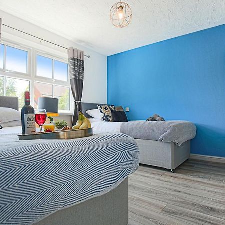 Delightful 2 Bed Apartment For Bicester Outlet Shopping By Platinum Key Properties Екстериор снимка