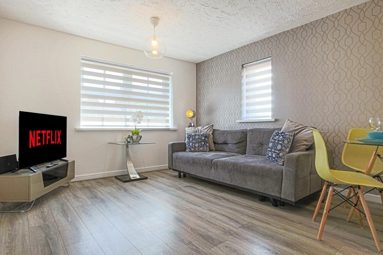 Delightful 2 Bed Apartment For Bicester Outlet Shopping By Platinum Key Properties Екстериор снимка