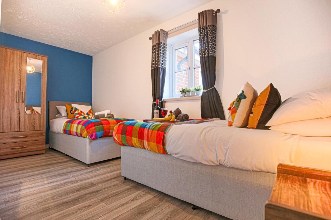 Delightful 2 Bed Apartment For Bicester Outlet Shopping By Platinum Key Properties Екстериор снимка