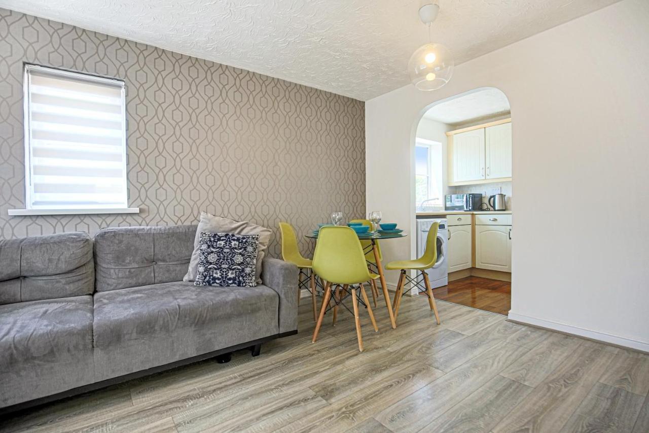 Delightful 2 Bed Apartment For Bicester Outlet Shopping By Platinum Key Properties Екстериор снимка