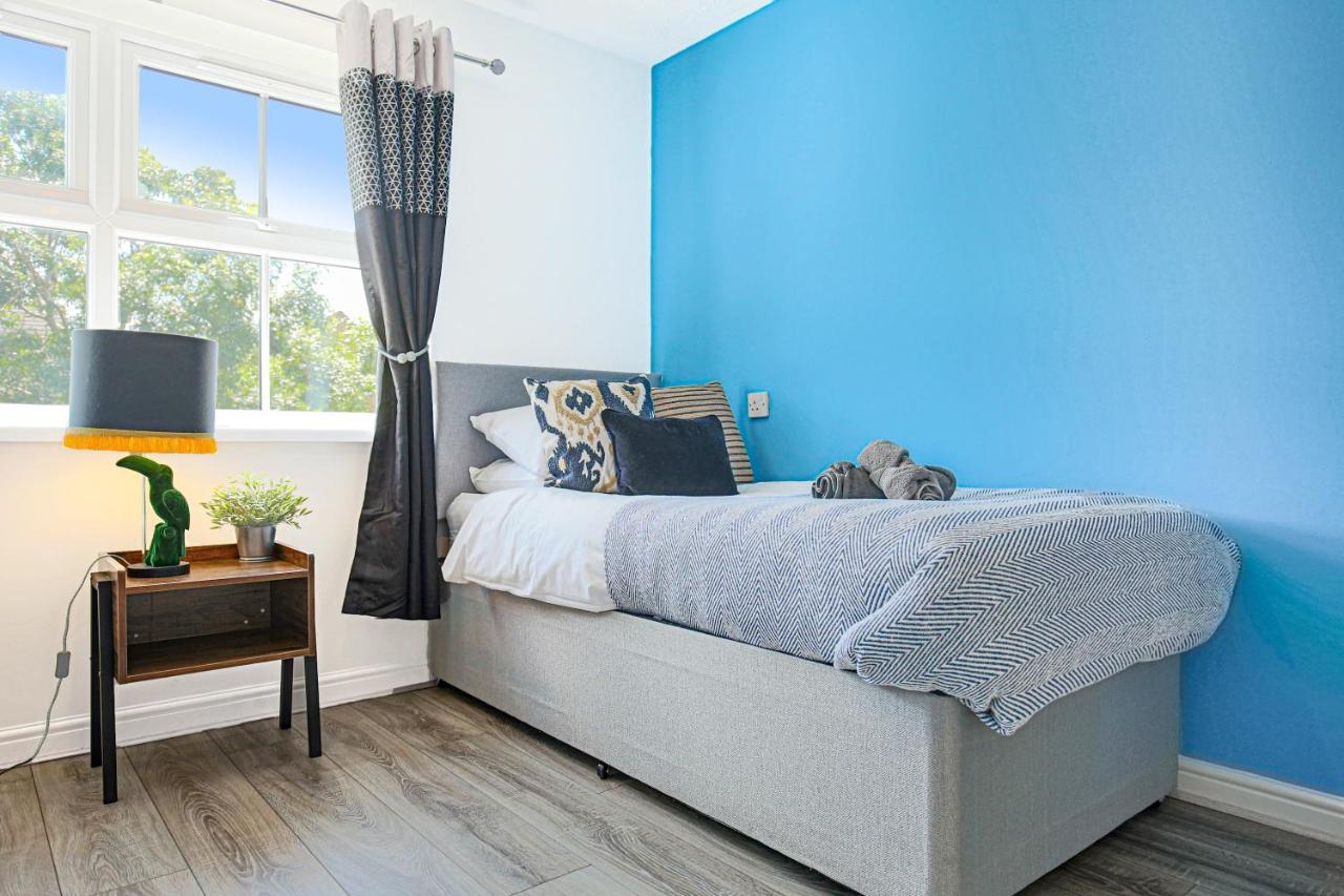Delightful 2 Bed Apartment For Bicester Outlet Shopping By Platinum Key Properties Екстериор снимка