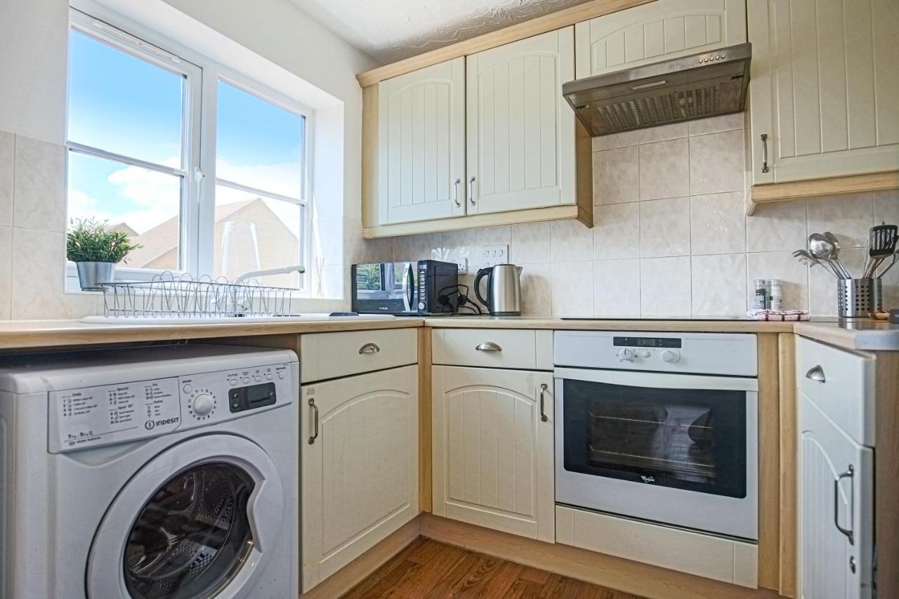 Delightful 2 Bed Apartment For Bicester Outlet Shopping By Platinum Key Properties Екстериор снимка
