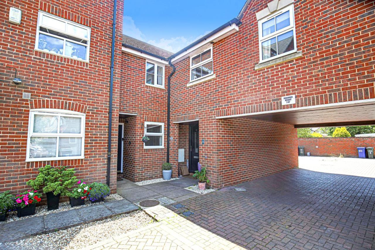 Delightful 2 Bed Apartment For Bicester Outlet Shopping By Platinum Key Properties Екстериор снимка